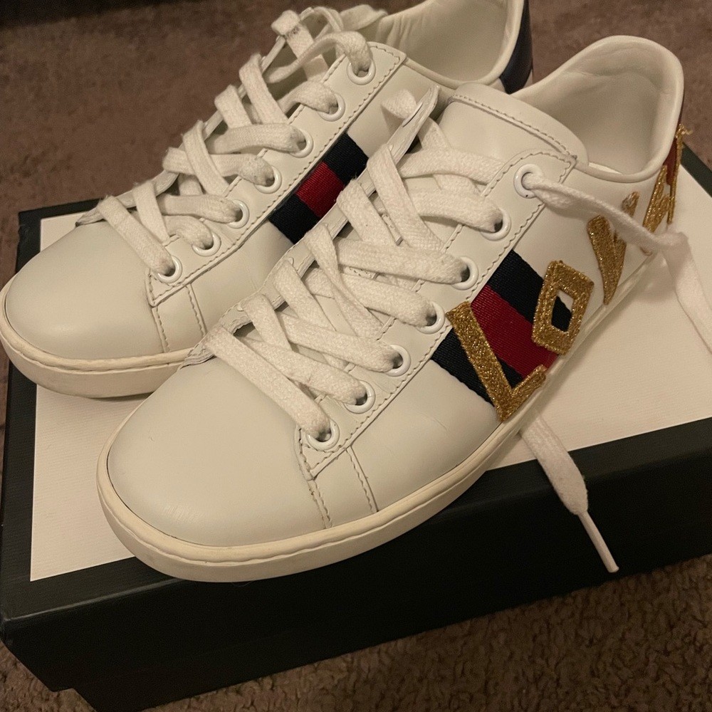 Authentic Gucci shoes like new size 35
